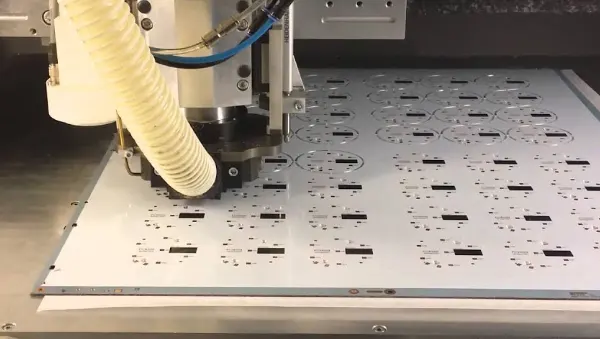 Manufacturing process of aluminum PCB